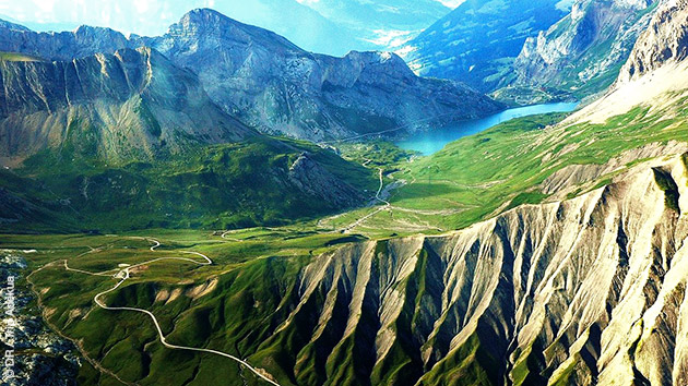 Séjour vélo de route exceptionnel entre Genève et Milan, sur les cols suisses